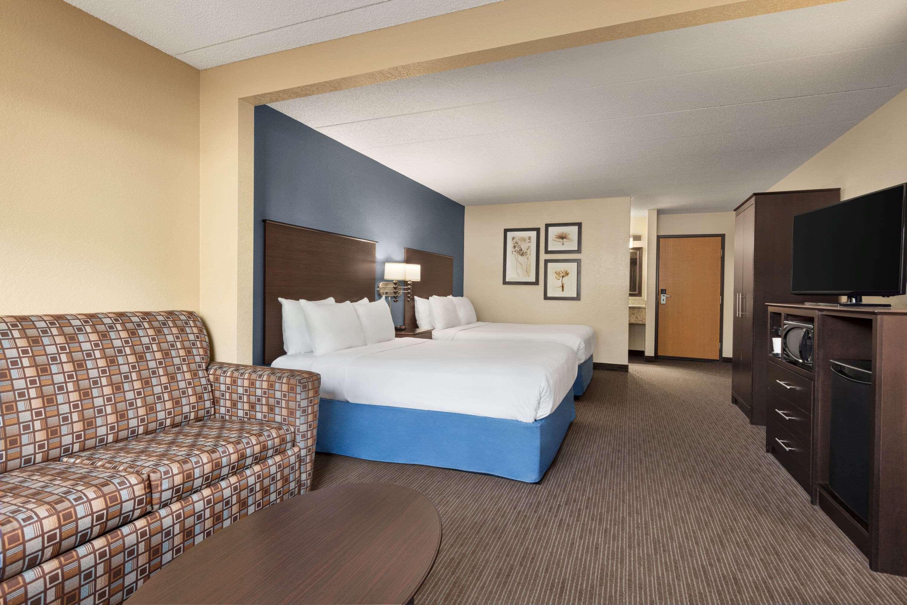 Baymont By Wyndham Owatonna Hotel Exterior photo