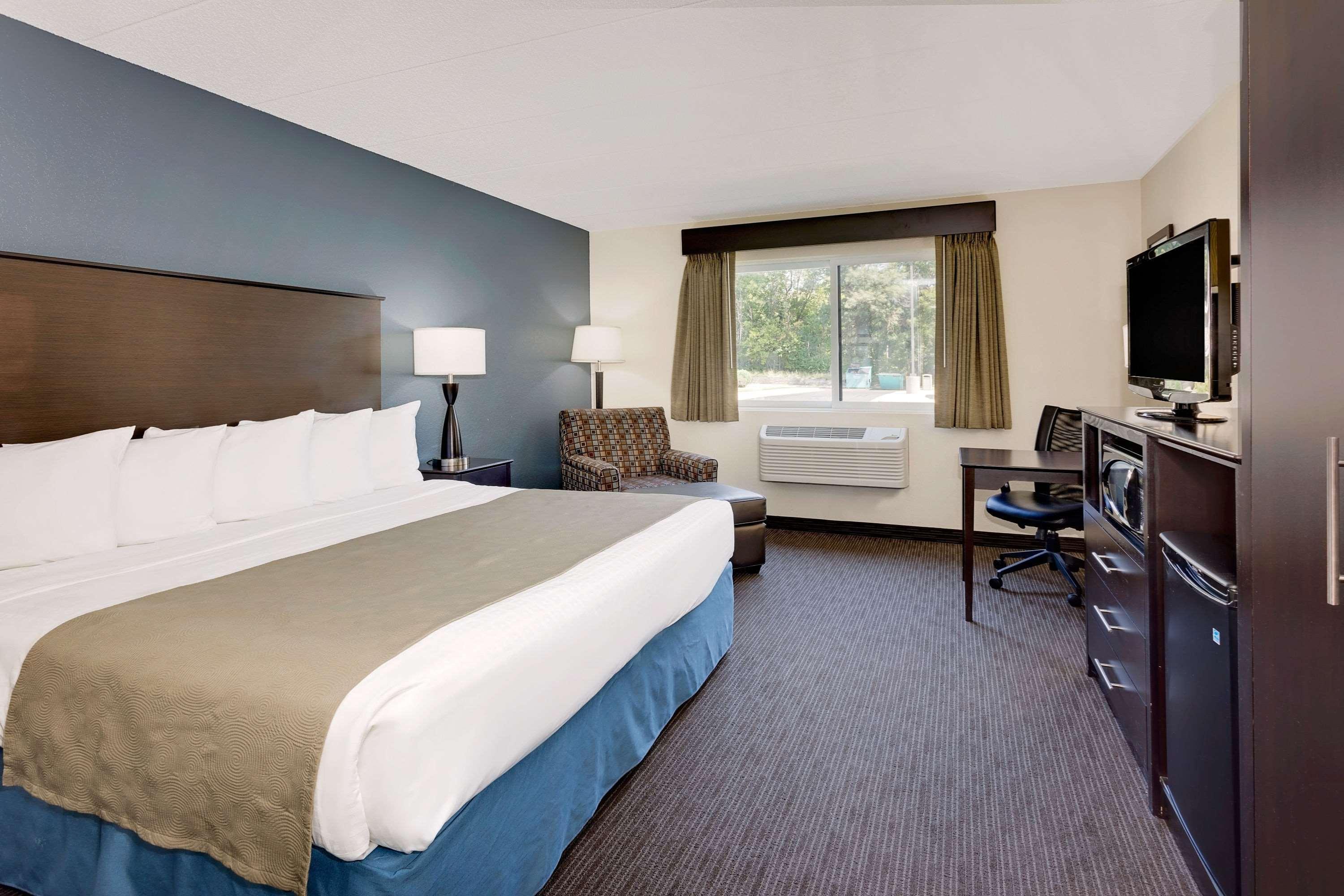Baymont By Wyndham Owatonna Hotel Exterior photo