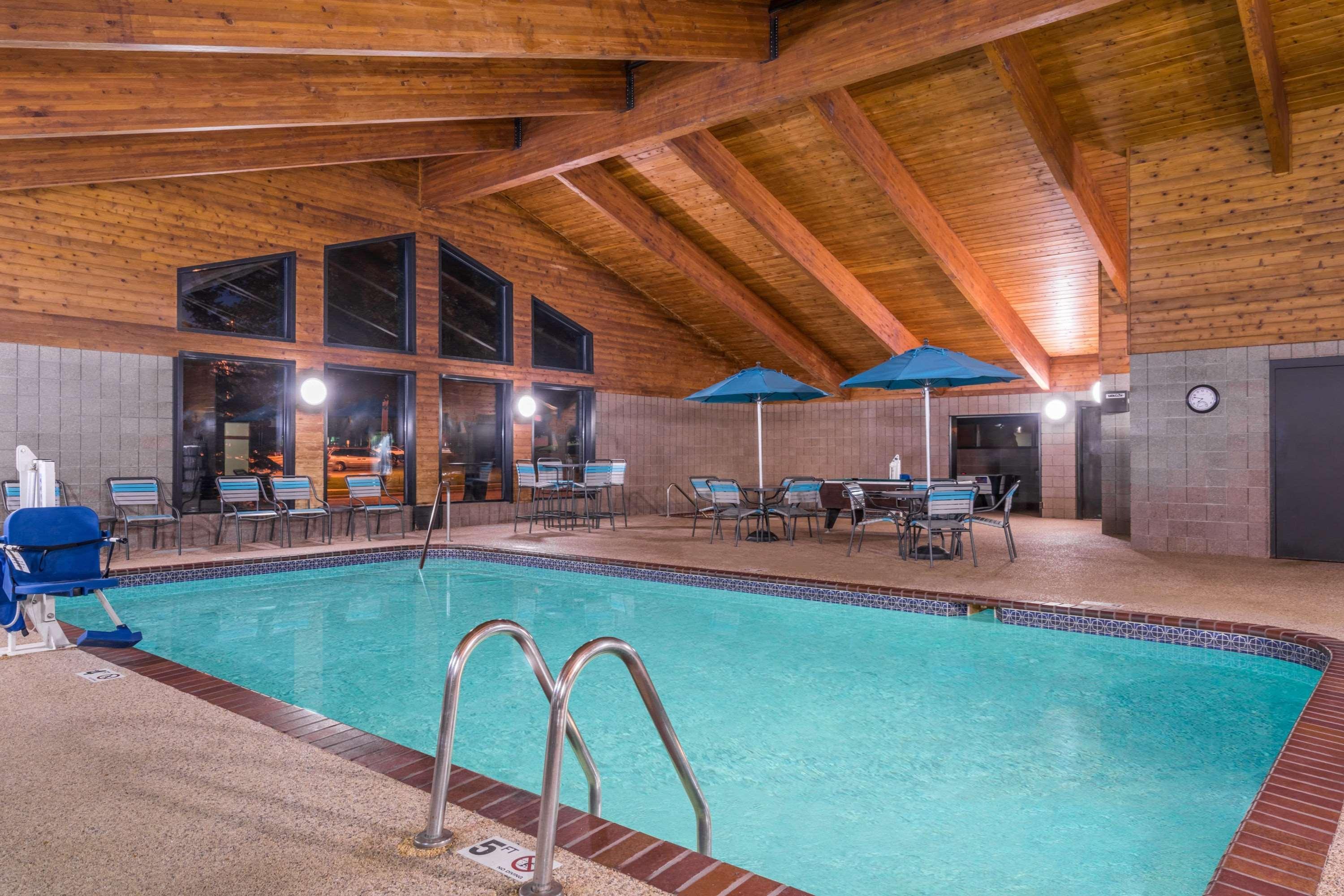 Baymont By Wyndham Owatonna Hotel Exterior photo