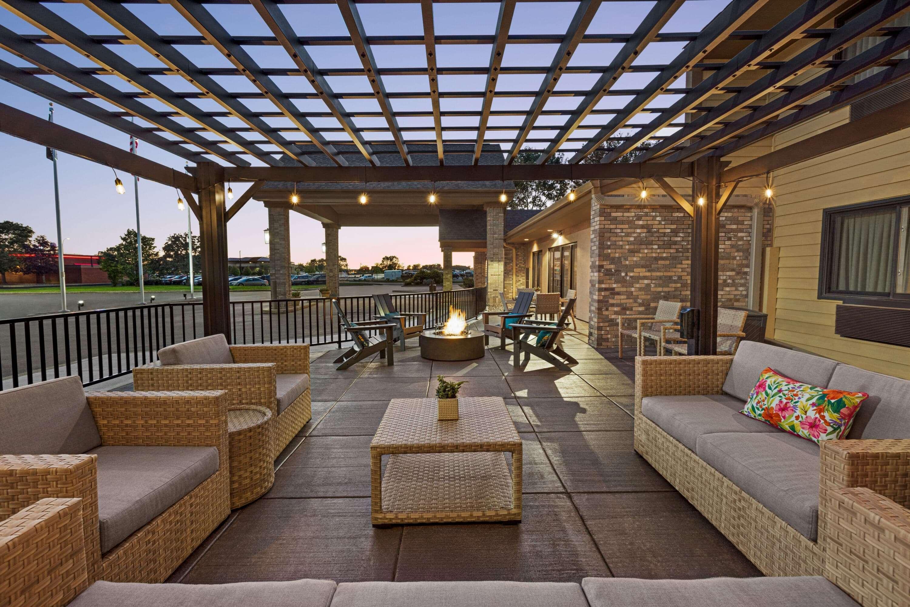 Baymont By Wyndham Owatonna Hotel Exterior photo